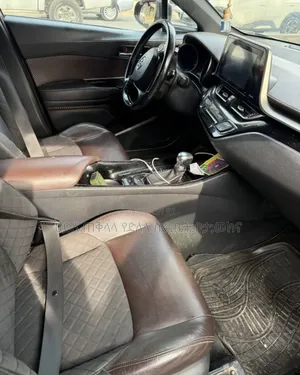 Toyota C-HR 2017 Brown