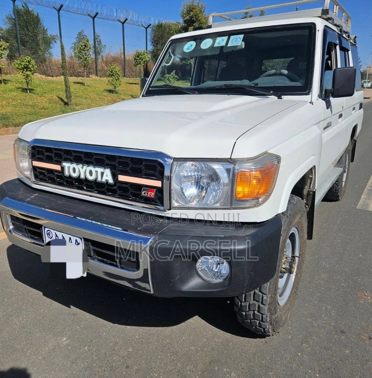 Toyota Land Cruiser 2015 White