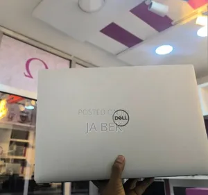 New Laptop Dell Precision 5520 16GB Intel Xeon SSD 512GB