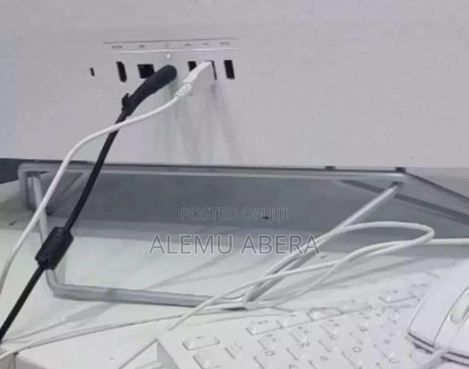 New Laptop HP OmniStudio X All-in-One 8GB Intel Core i5 SSD 512GB