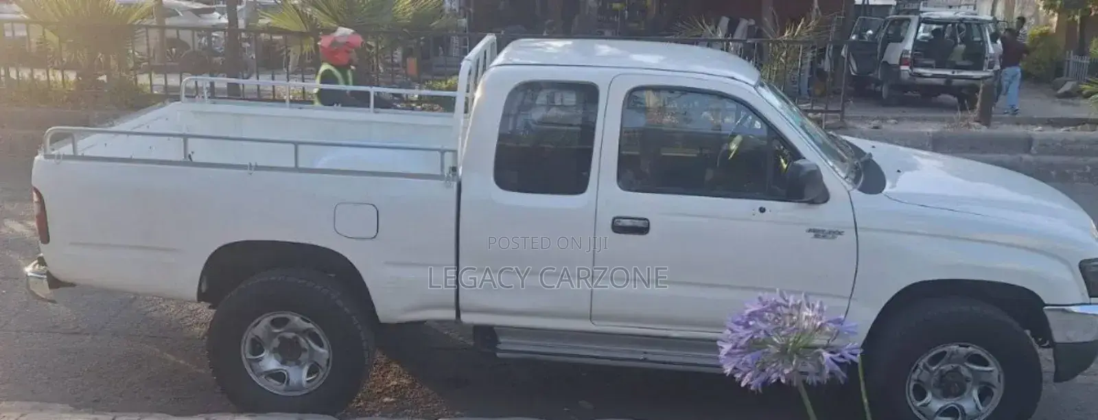 Toyota Hilux 2004 White
