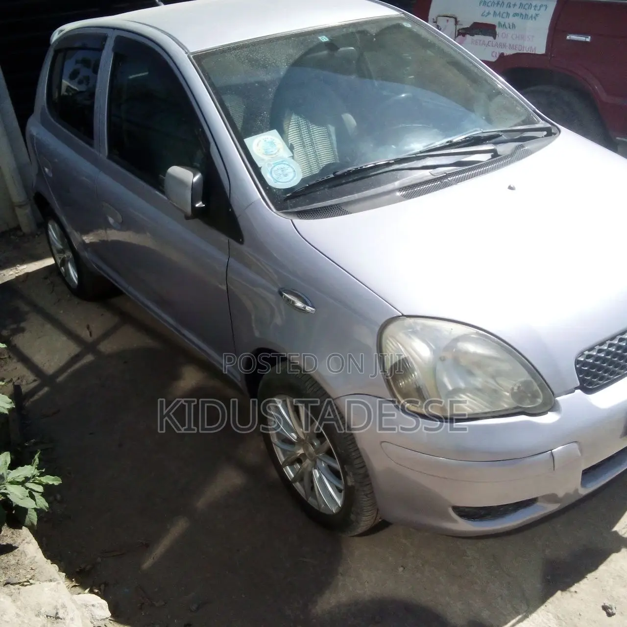 Toyota Vitz 2004 Silver