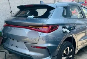 BYD E2 43 kWh 94 hp FWD 2025 Silver