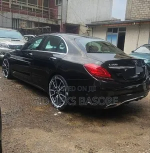 Mercedes-Benz C200 2019 Brown