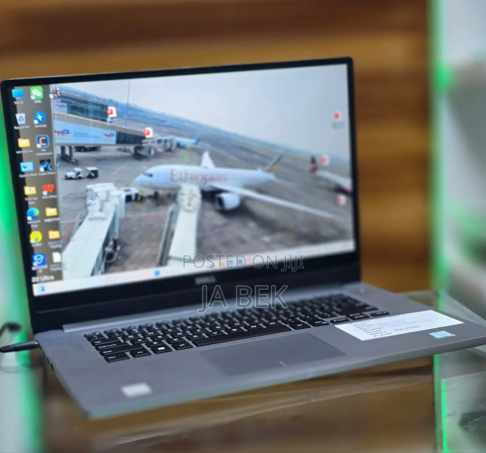 New Laptop Dell Inspiron 15 8GB Intel Core I5 SSHD (Hybrid) 1.5T