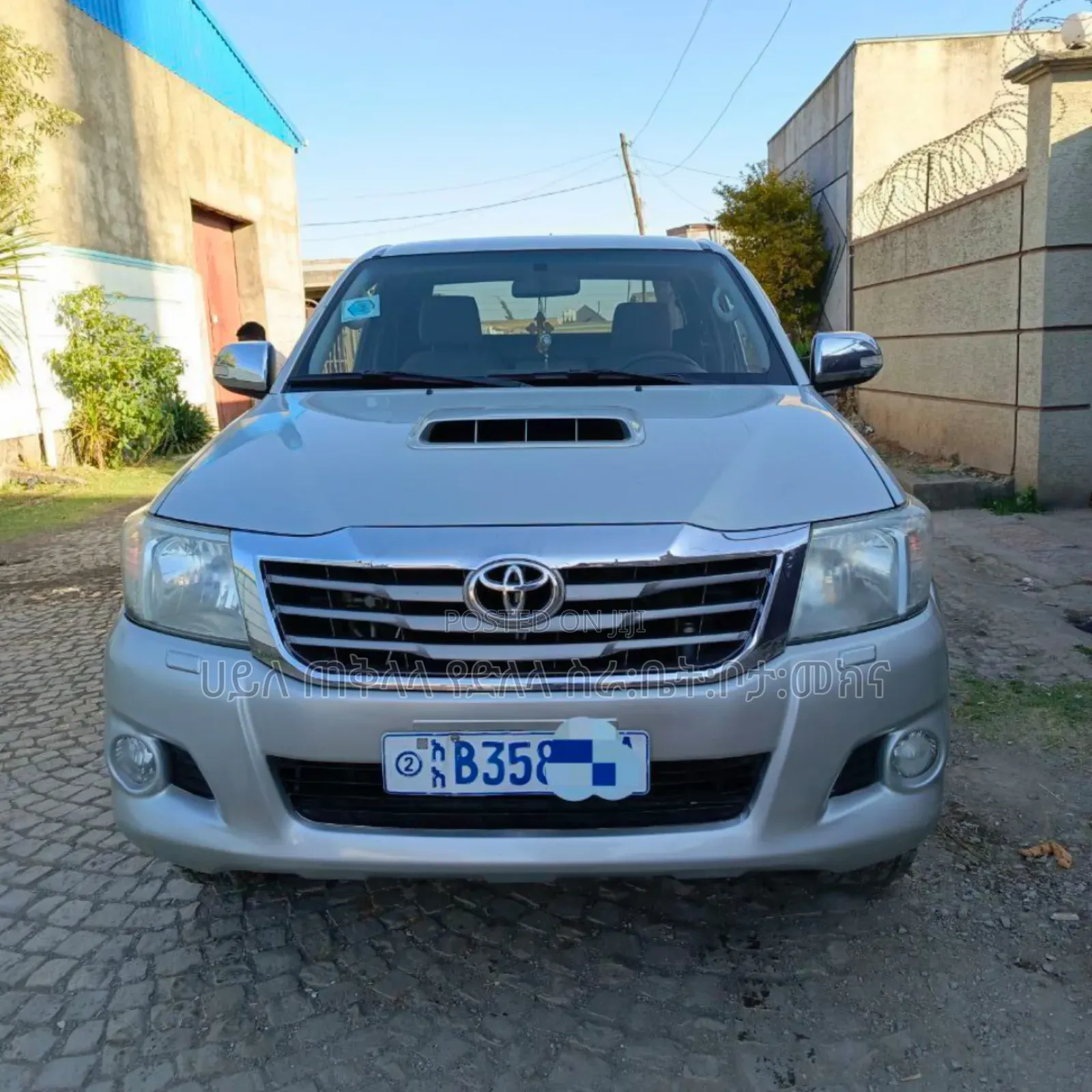 Toyota Hilux 2013 Teal