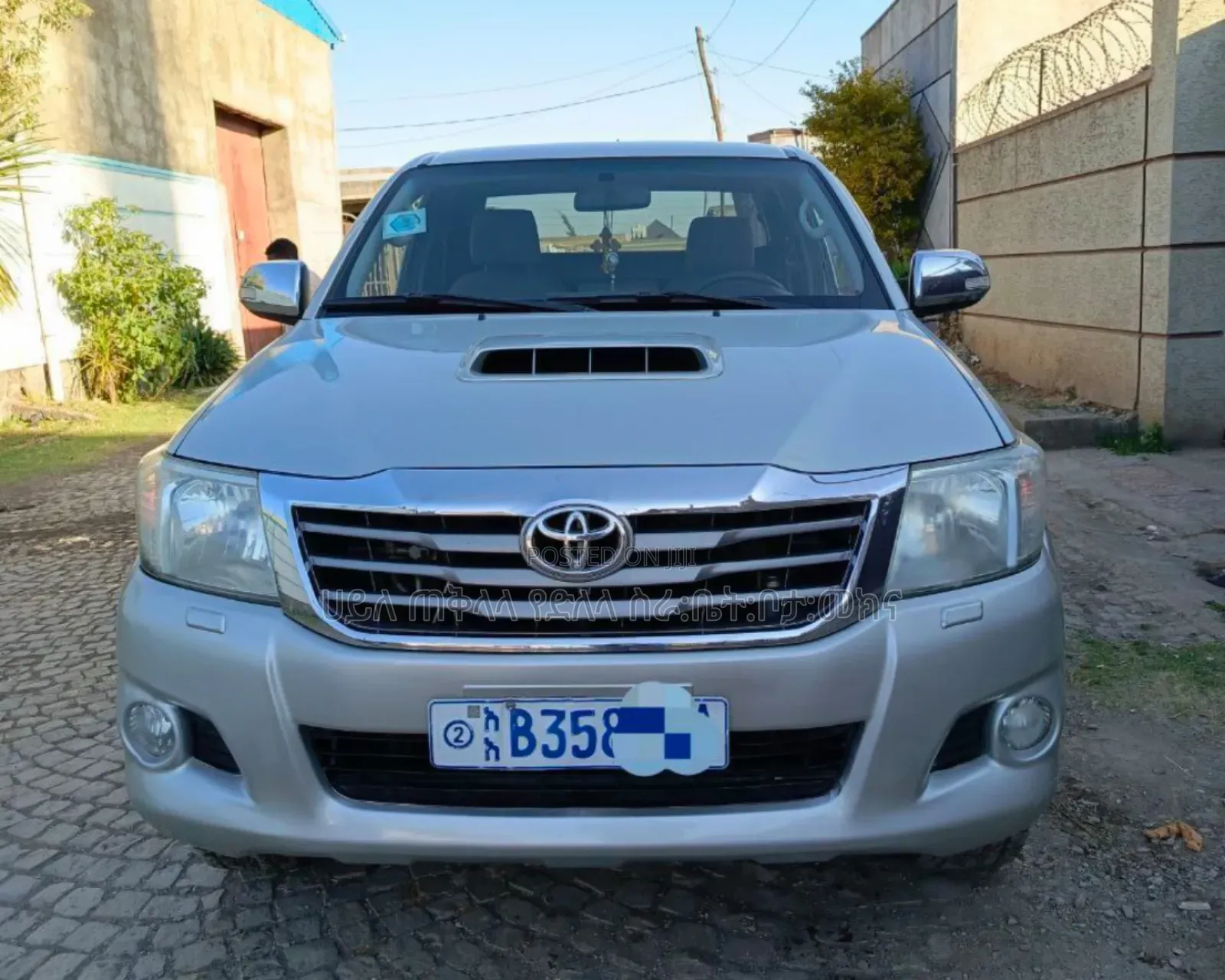 Toyota Hilux 2013 Teal