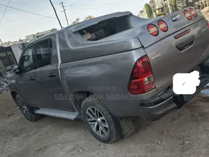 Toyota Hilux 2019 Teal