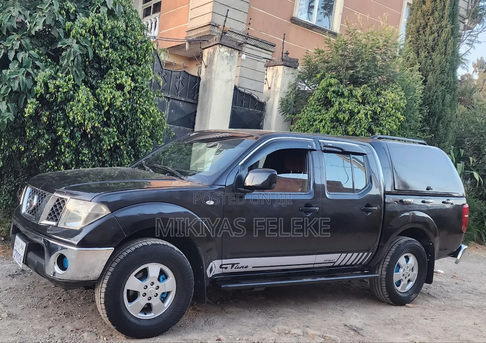 Nissan Navara 2012 Black