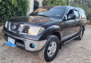Nissan Navara 2012 Black