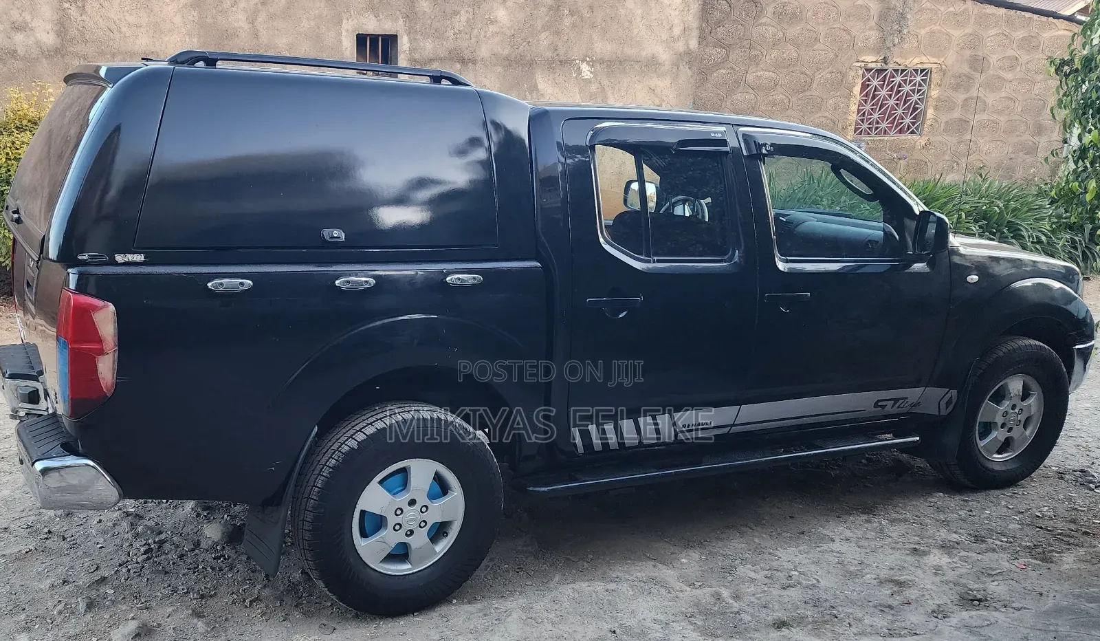 Nissan Navara 2012 Black