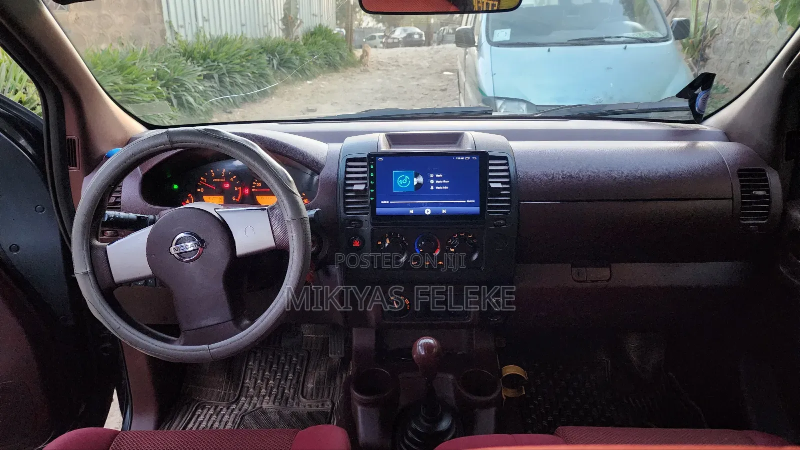Nissan Navara 2012 Black