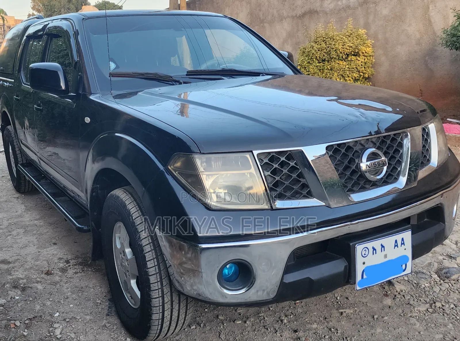 Nissan Navara 2012 Black