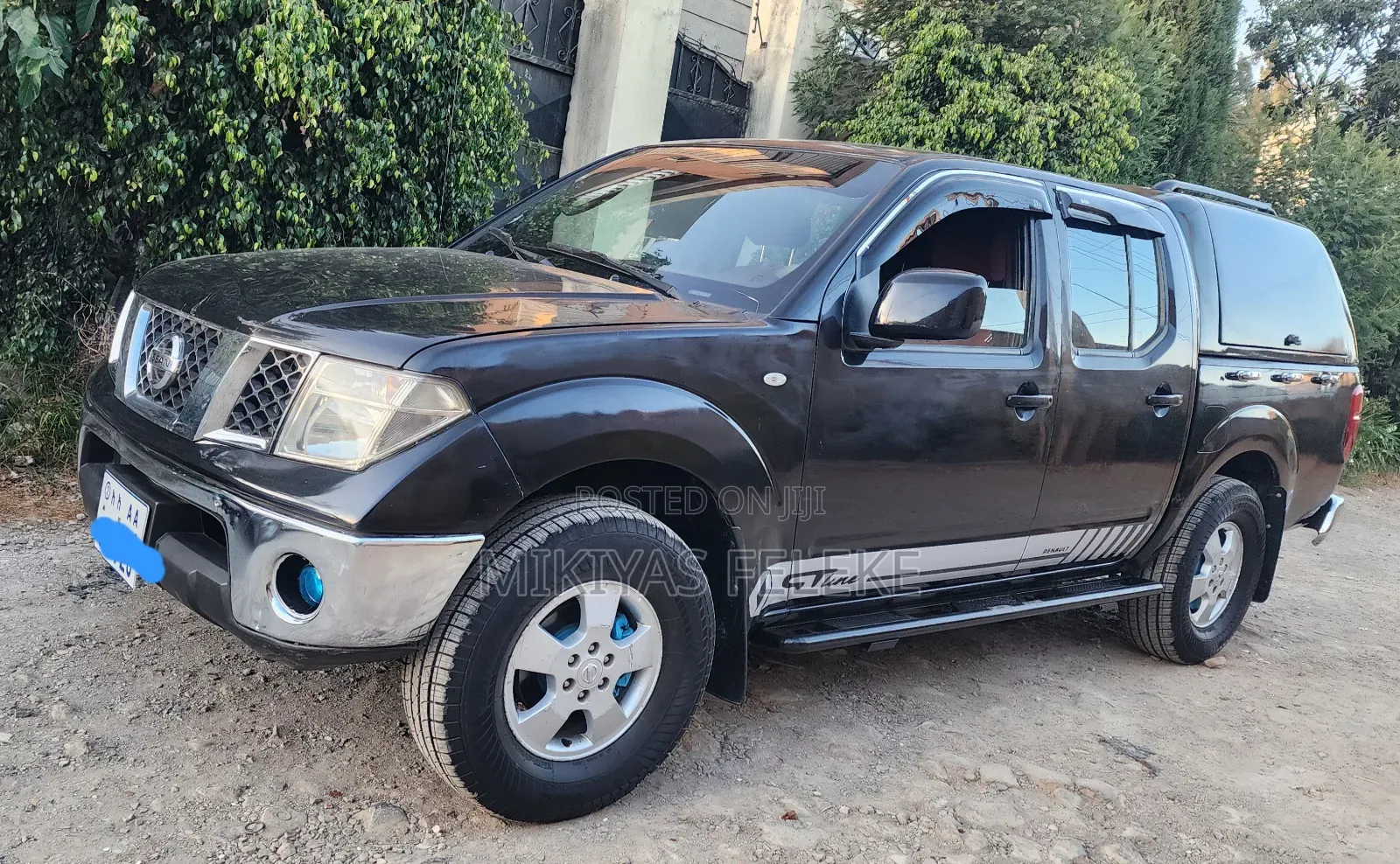 Nissan Navara 2012 Black