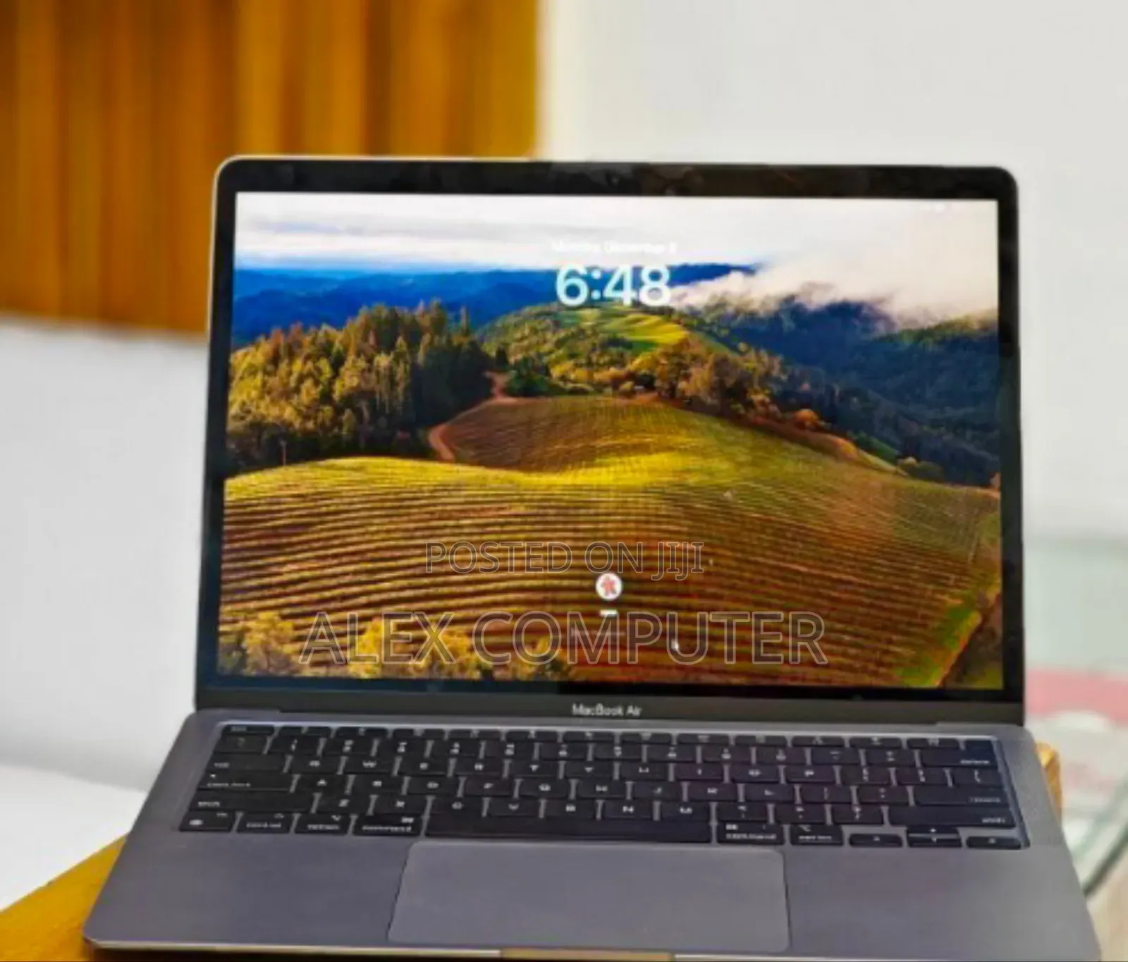 New Laptop Apple MacBook Air 2020 M1 8GB Apple M1 SSD 256GB