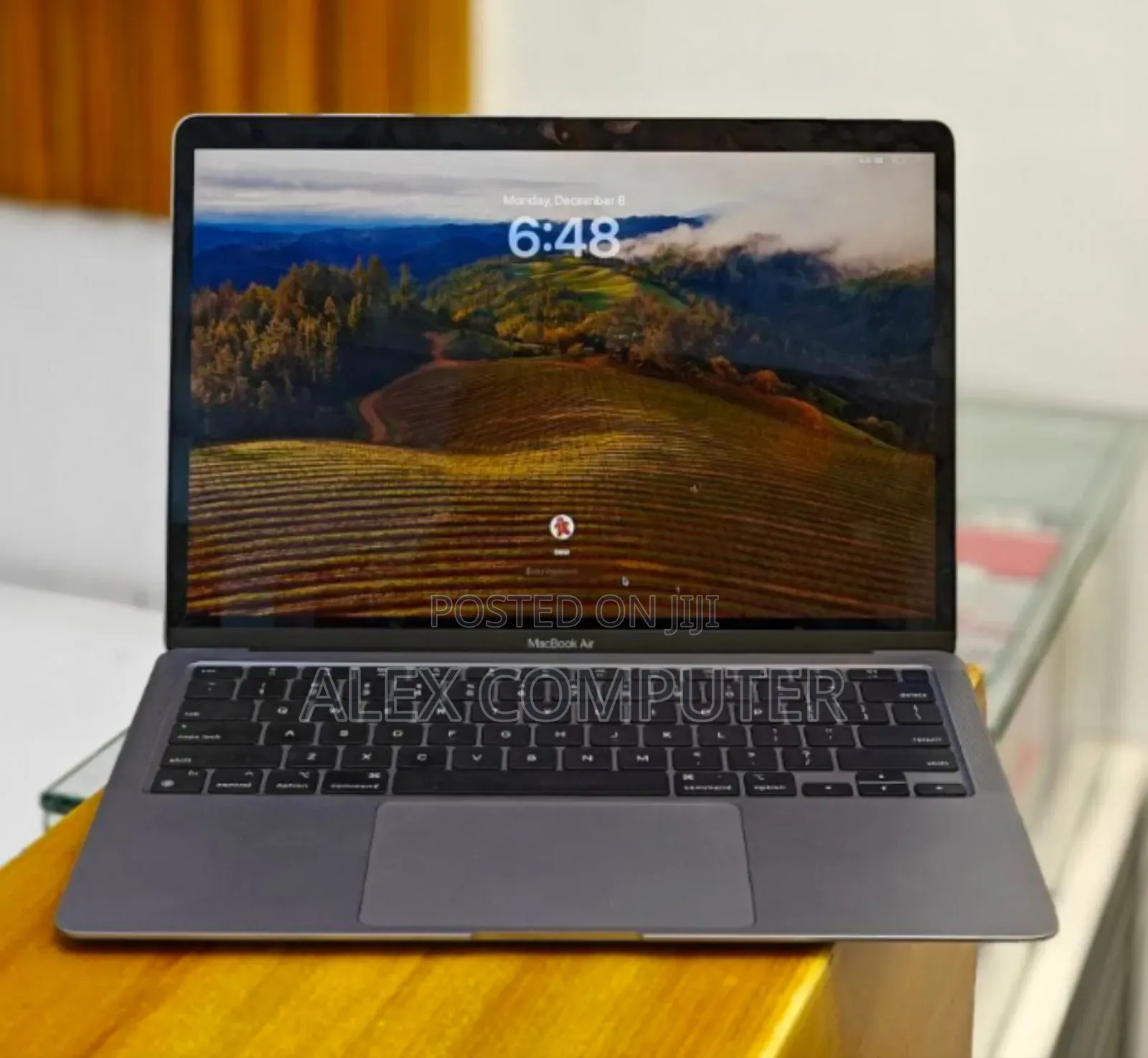 New Laptop Apple MacBook Air 2020 M1 8GB Apple M1 SSD 256GB