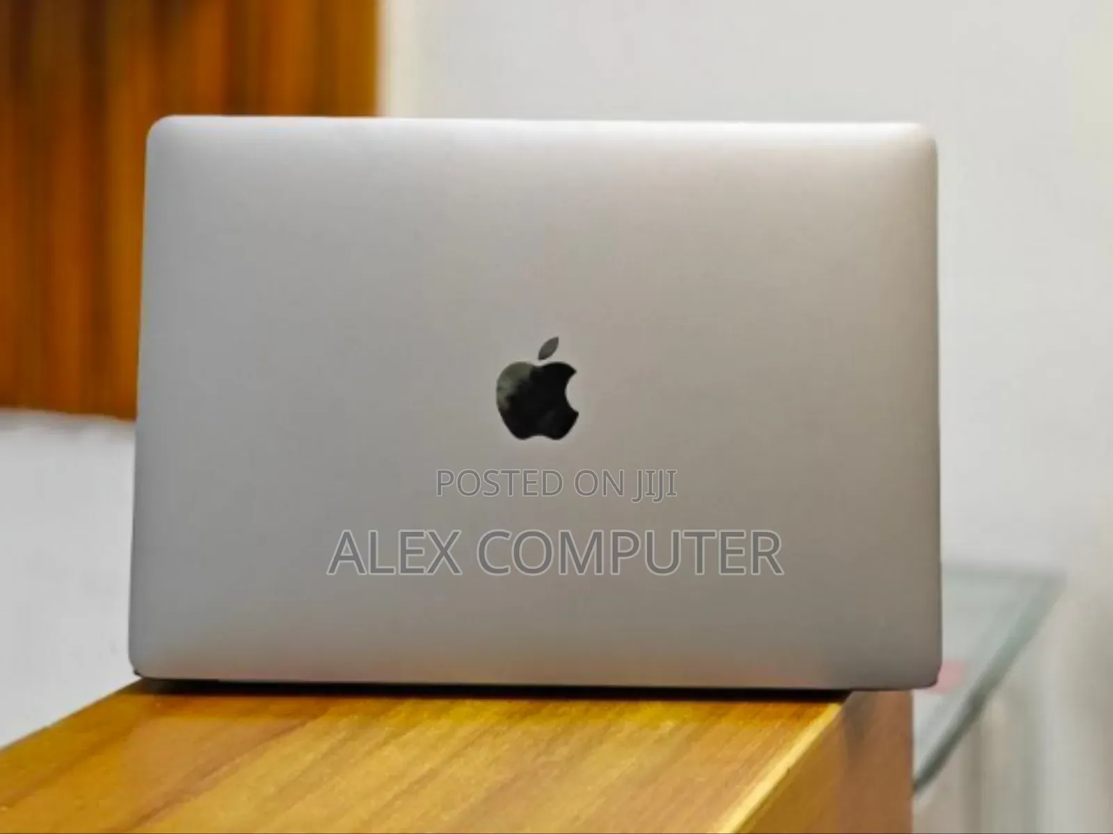 New Laptop Apple MacBook Air 2020 M1 8GB Apple M1 SSD 256GB