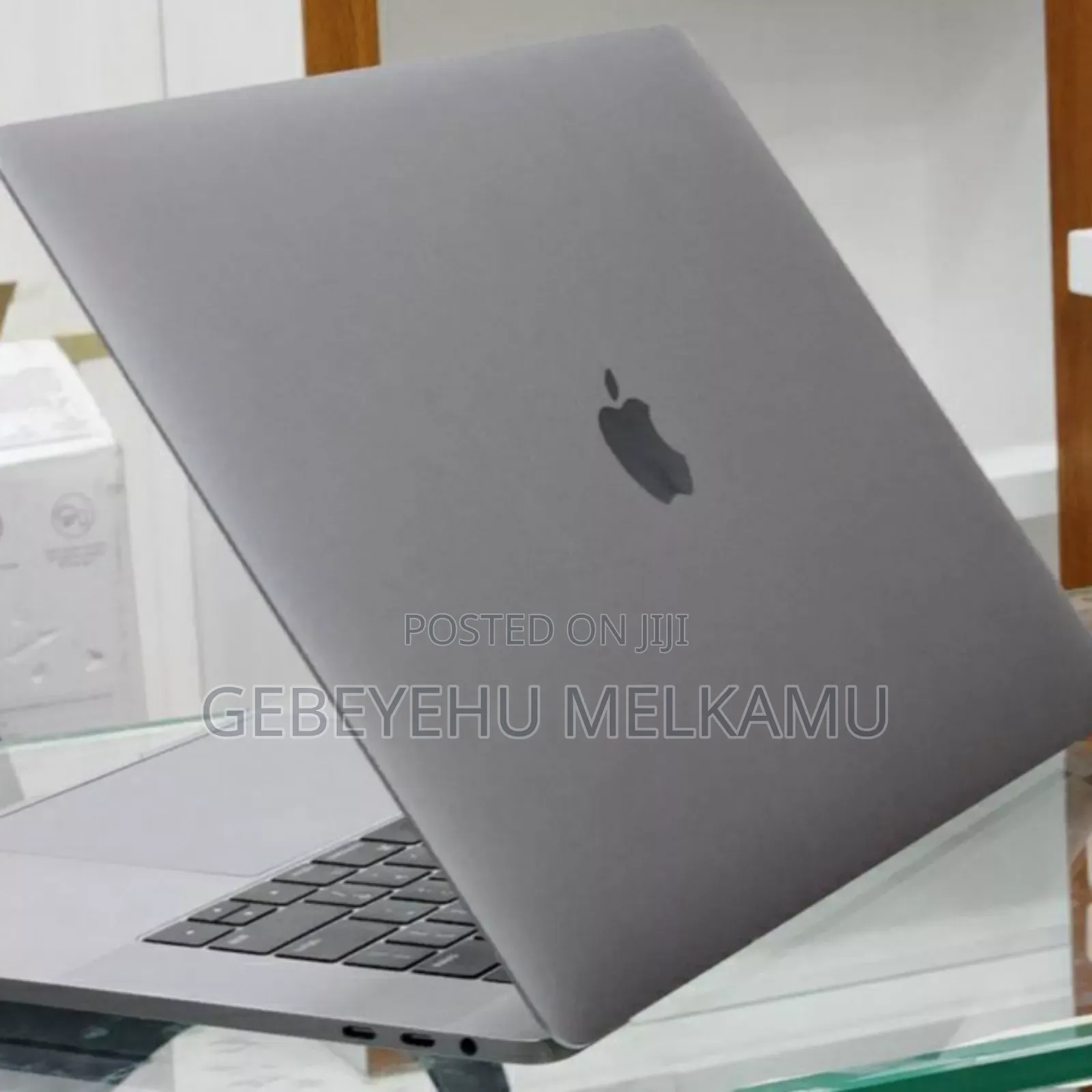 New Laptop Apple MacBook Pro 2017 16GB Intel Core I7 SSD 512GB