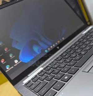 New Laptop HP ZBook Firefly G8 16GB Intel Core I7 SSD 512GB