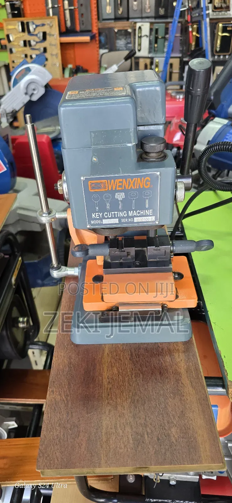 Key Cuting Machine ( ቁልፍ መቅረጫ ) የቤት, የመኪና , ሞተር , ባጃጅ , መቶ አለቃ