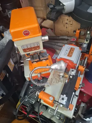 Key Cuting Machine ( ቁልፍ መቅረጫ ) የቤት, የመኪና , ሞተር , ባጃጅ , መቶ አለቃ
