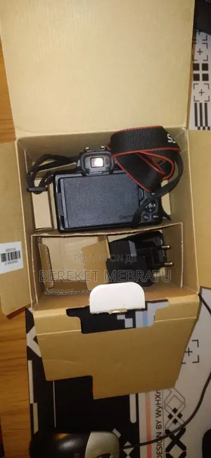 Canon Eos M50