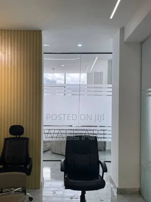 Glass Stickerየመስታውት ስተቲከር