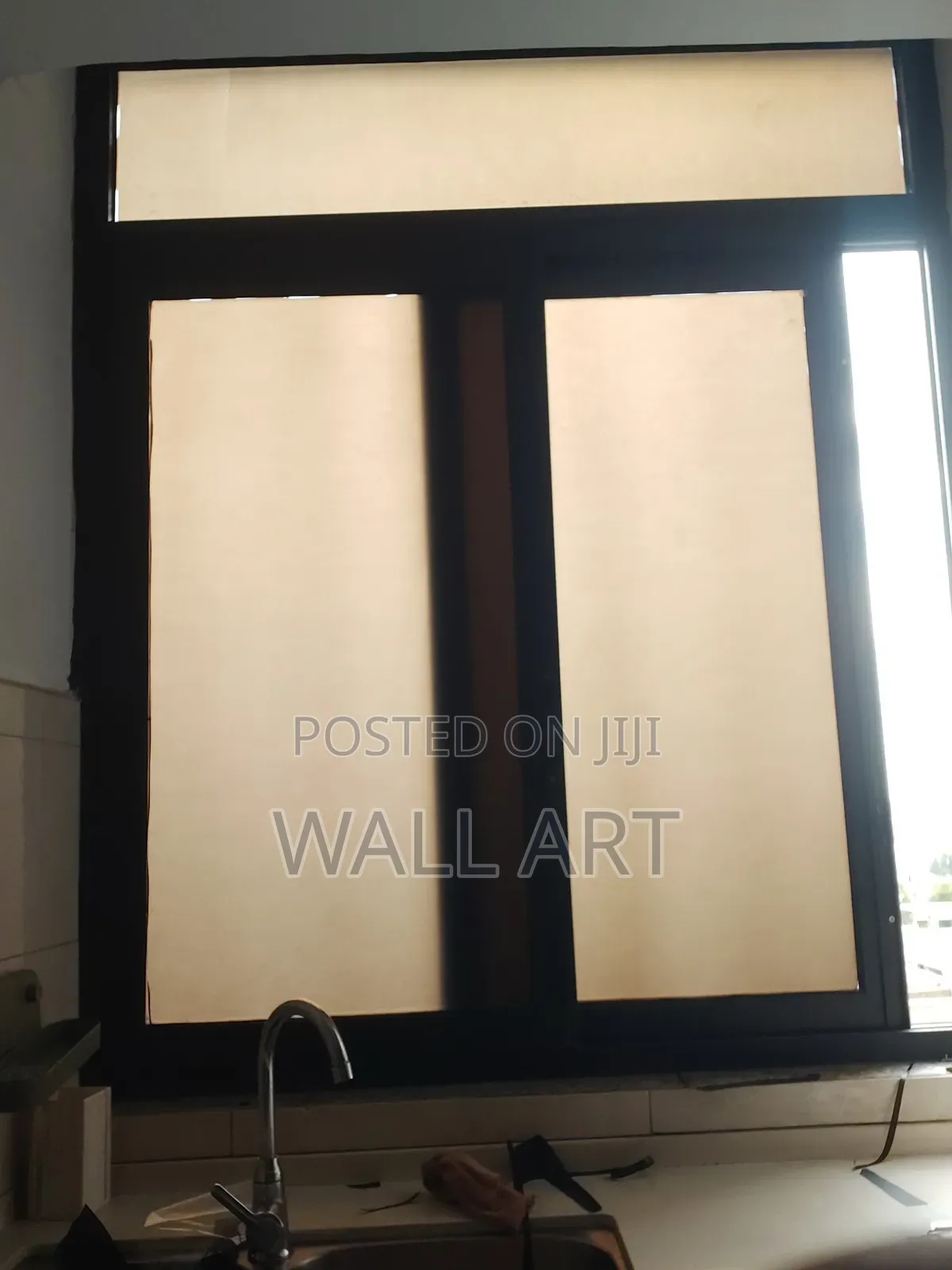 Glass Stickerየመስታውት ስተቲከር