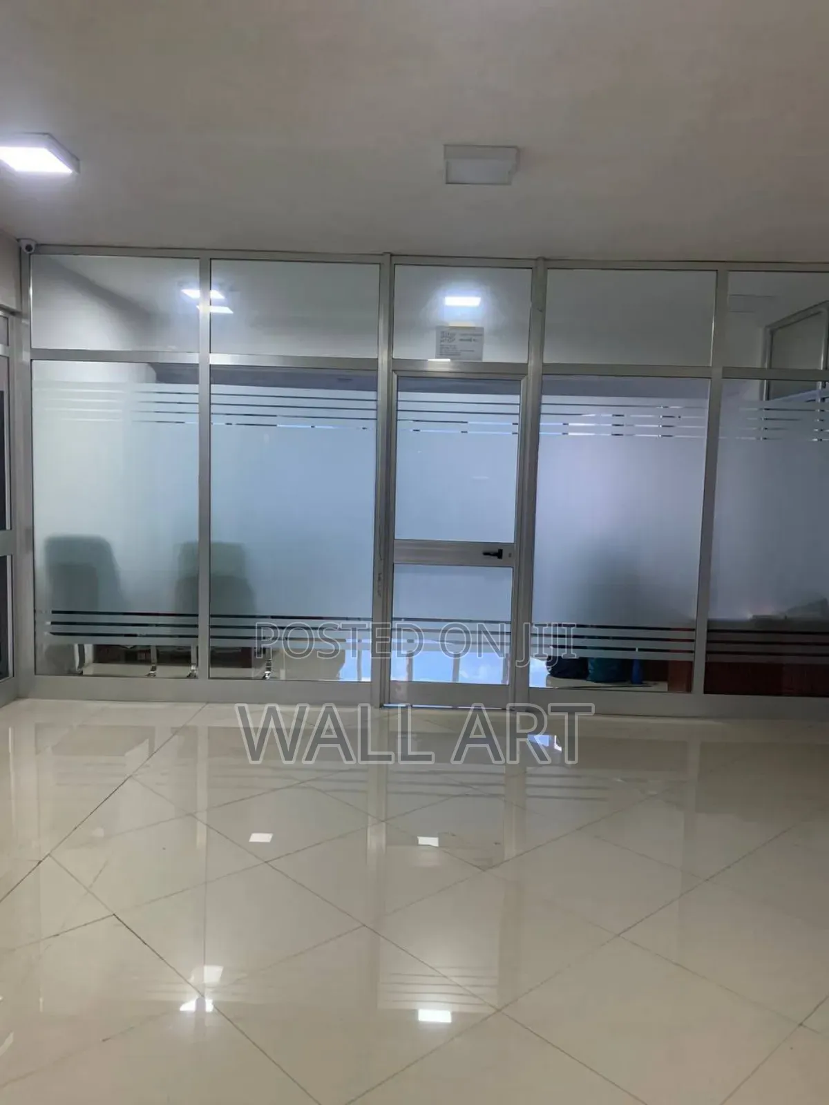 Glass Stickerየመስታውት ስተቲከር