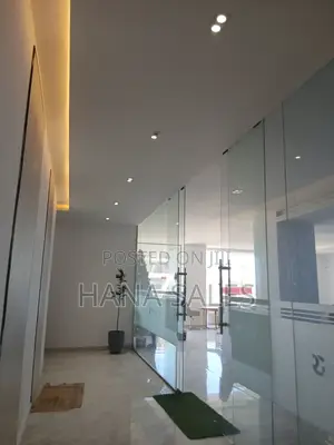 ቦሌ ላይ የንግድ ሱቅ እየሸጥነ እንገኛለን