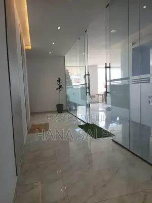 ቦሌ ላይ የንግድ ሱቅ እየሸጥነ እንገኛለን