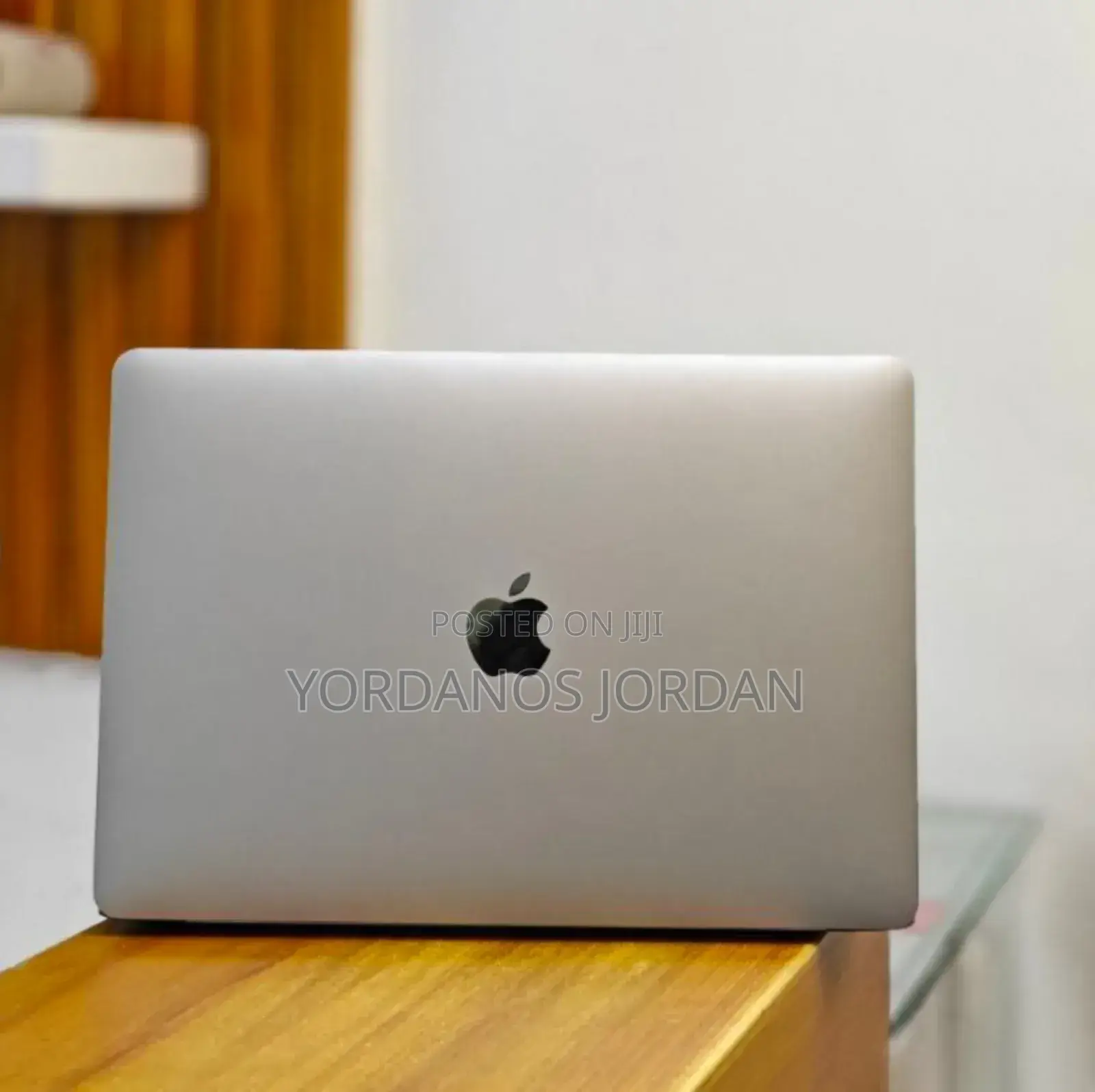 New Laptop Apple MacBook Pro M1 8GB Apple M1 SSD 256GB