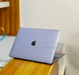 New Laptop Apple MacBook Pro M1 8GB Apple M1 SSD 256GB