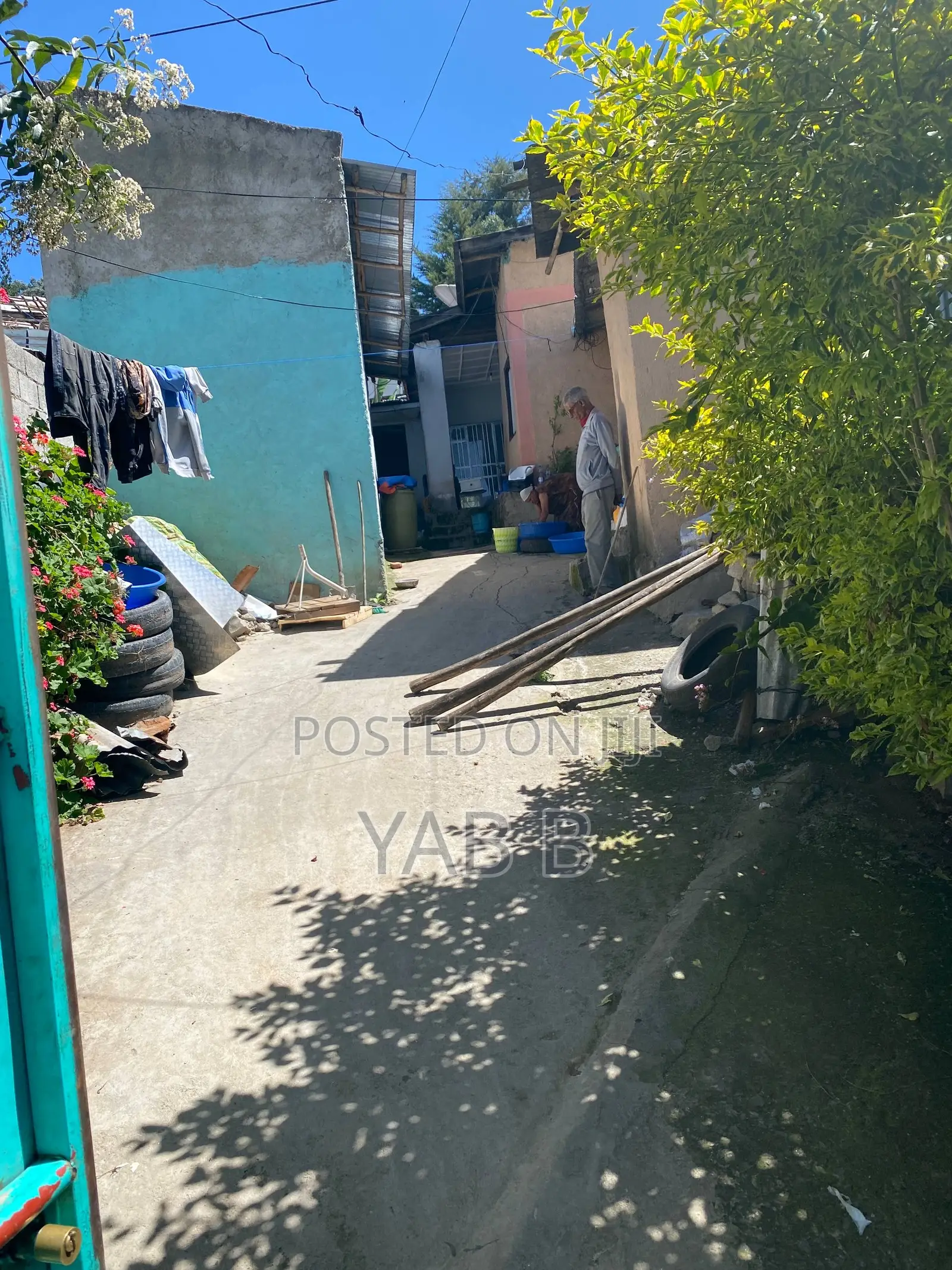 ከፍተኛ ጥራት ያለው 180 ካሬ ቤት – መገናኛ