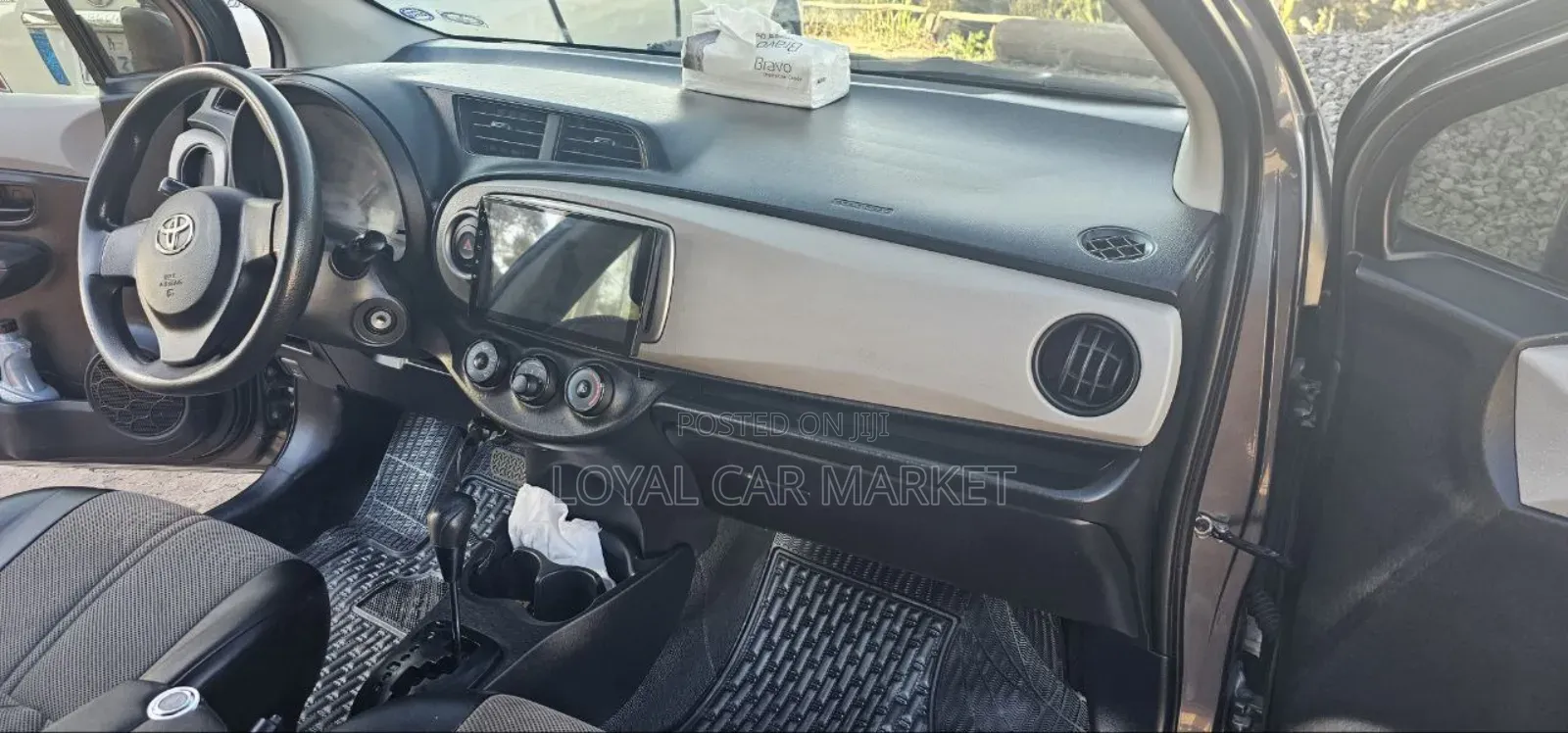 Toyota Yaris 2012 Gray