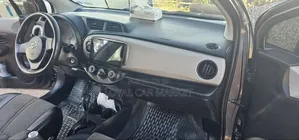 Toyota Yaris 2012 Gray