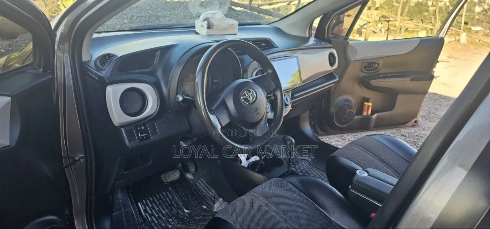 Toyota Yaris 2012 Gray