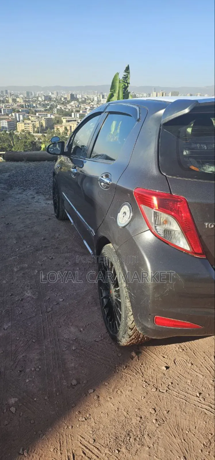 Toyota Yaris 2012 Gray