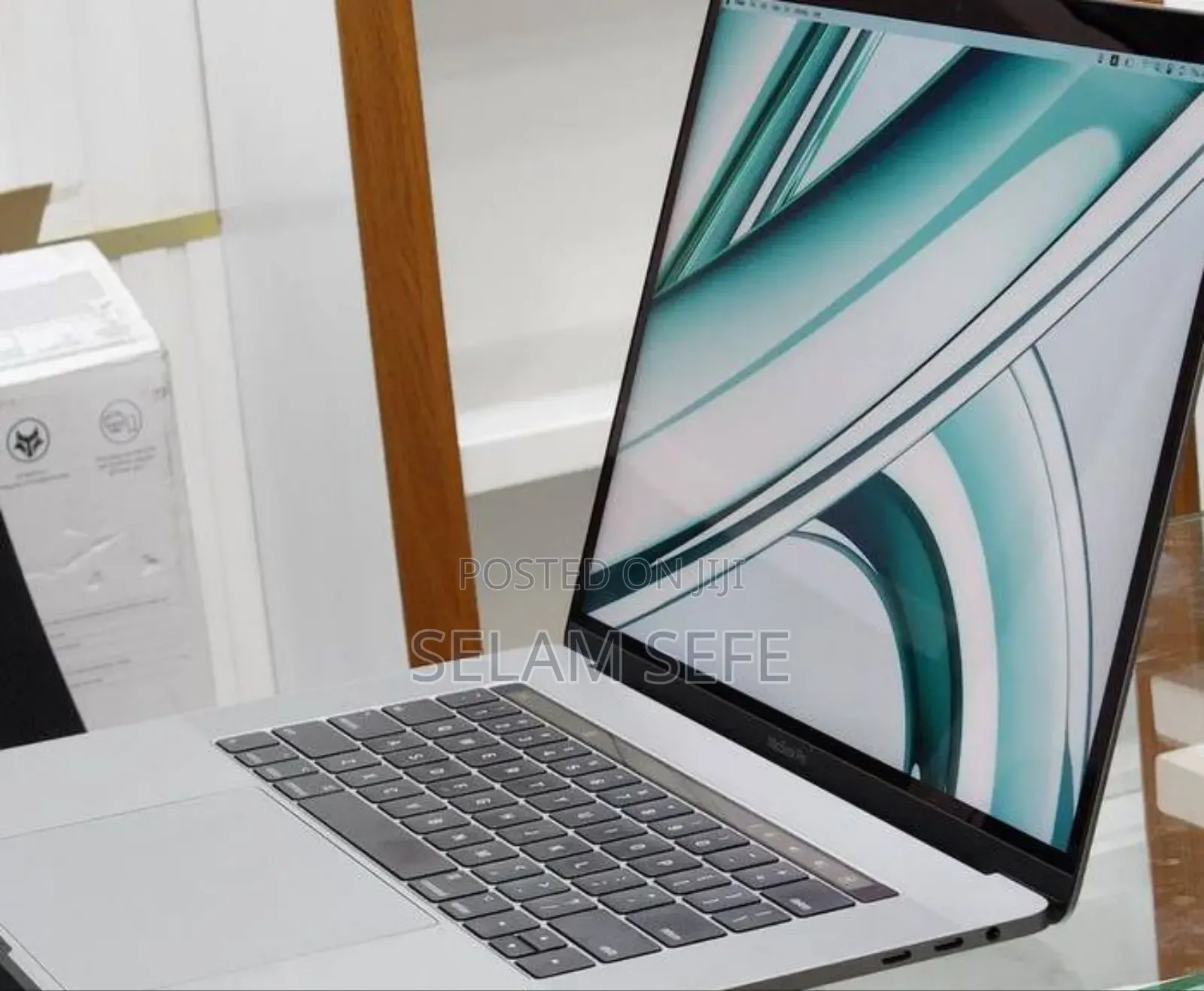 New Laptop Apple MacBook Pro 2017 16GB Intel Core I7 SSD 512GB