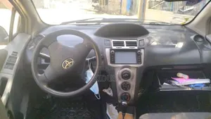 Toyota Yaris 2010