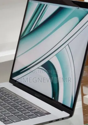 New Laptop Apple MacBook Pro 2017 16GB Intel Core I7 SSD 512GB