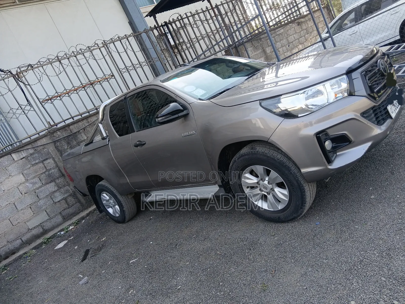 Toyota Hilux 2020 Gray