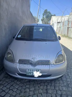 Toyota Yaris 1.4 2002 Silver