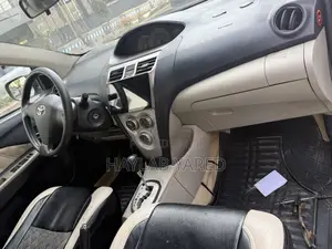 Toyota Yaris 2007 Green