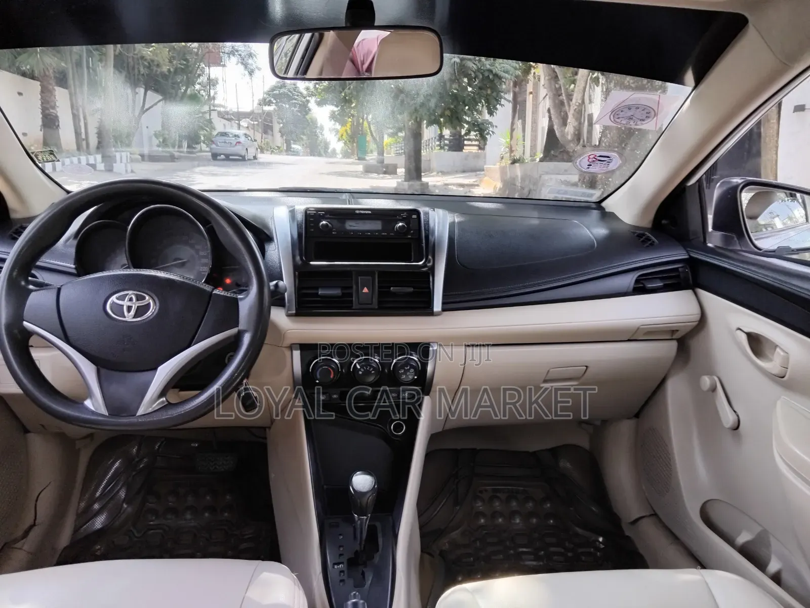 Toyota Yaris 2013 White