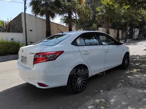 Toyota Yaris 2013 White