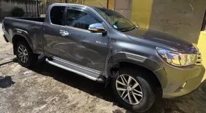 Toyota Hilux Revo Double Cab Deisel 2.4 RWD 2017 Black