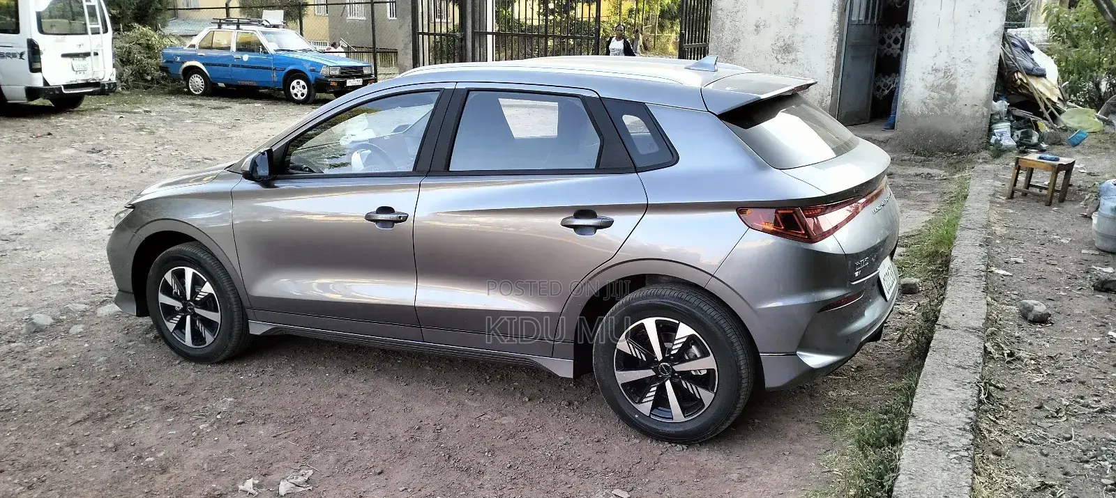 New BYD E2 43 kWh 94 hp FWD 2025 Gray