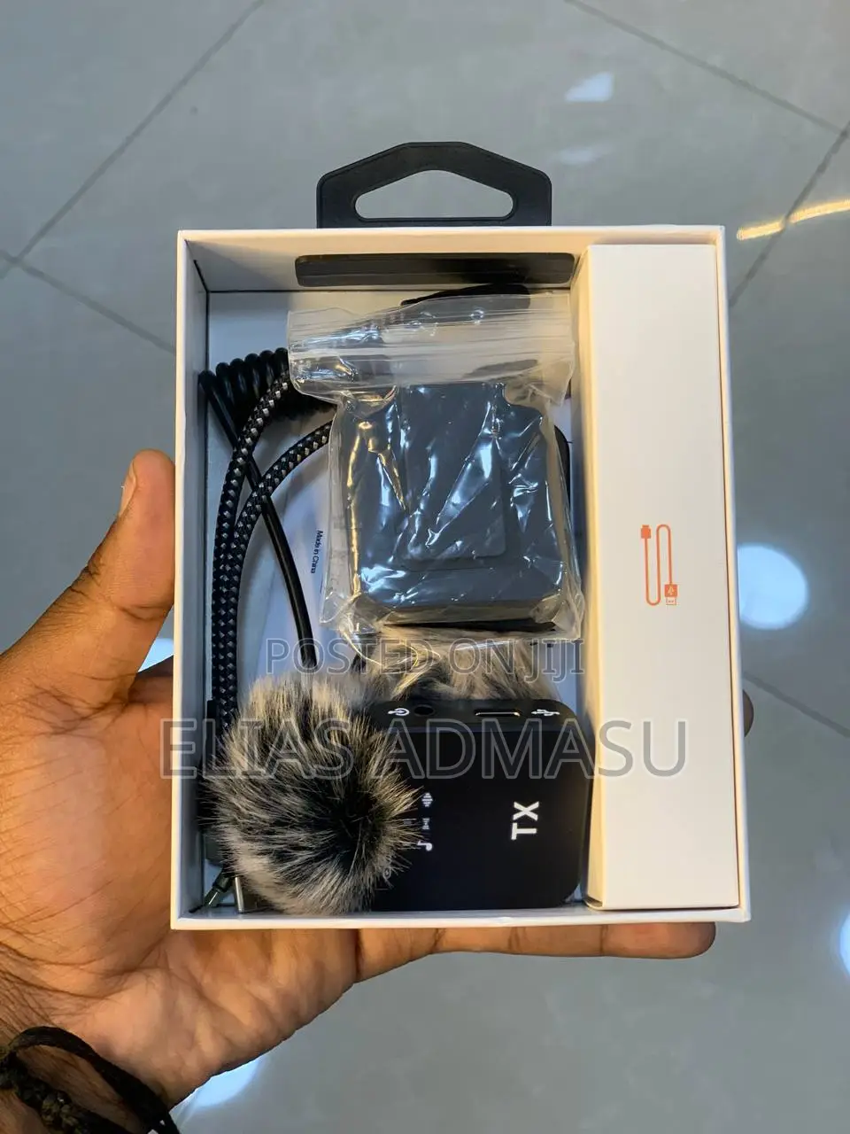 Wireless Microphone for Camera and Phone