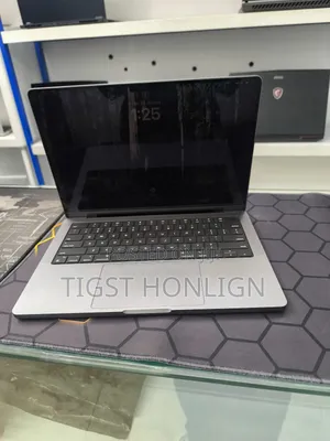 New Laptop Apple MacBook Pro M1 16GB Apple M1 Pro SSD 512GB